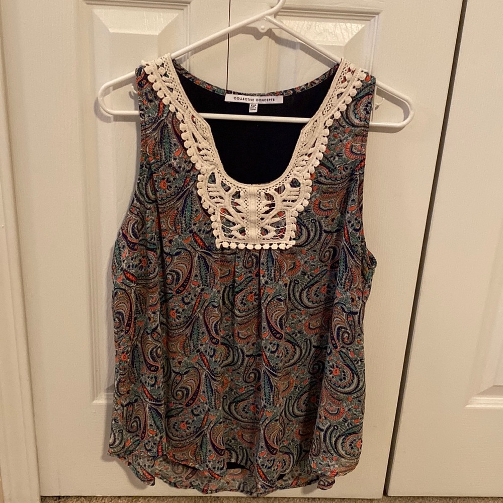 Patterned gauzy tank top with lace collar detail